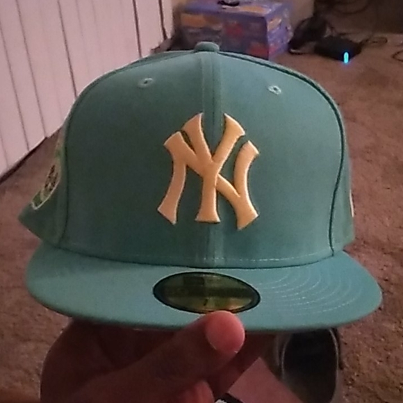 Hat collection - Picture 14 of 17